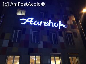 [P07] Hotelul vazut seara din partea frontala » foto by bubica
 - 
<span class="allrVoted glyphicon glyphicon-heart hidden" id="av1148788"></span>
<a class="m-l-10 hidden" id="sv1148788" onclick="voting_Foto_DelVot(,1148788,26189)" role="button">șterge vot <span class="glyphicon glyphicon-remove"></span></a>
<a id="v91148788" class=" c-red"  onclick="voting_Foto_SetVot(1148788)" role="button"><span class="glyphicon glyphicon-heart-empty"></span> <b>LIKE</b> = Votează poza</a> <img class="hidden"  id="f1148788W9" src="/imagini/loader.gif" border="0" /><span class="AjErrMes hidden" id="e1148788ErM"></span>