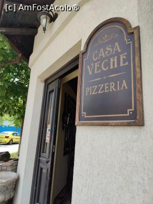 [P16] Pizzeria Casa Veche; intrarea » foto by crismis
 - 
<span class="allrVoted glyphicon glyphicon-heart hidden" id="av1393686"></span>
<a class="m-l-10 hidden" id="sv1393686" onclick="voting_Foto_DelVot(,1393686,26240)" role="button">șterge vot <span class="glyphicon glyphicon-remove"></span></a>
<a id="v91393686" class=" c-red"  onclick="voting_Foto_SetVot(1393686)" role="button"><span class="glyphicon glyphicon-heart-empty"></span> <b>LIKE</b> = Votează poza</a> <img class="hidden"  id="f1393686W9" src="/imagini/loader.gif" border="0" /><span class="AjErrMes hidden" id="e1393686ErM"></span>