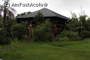 [P41] Puerto Iguazu, Complex Turistic Aripuca, Capcana Aripuca, văzută din spate dinspre mica grădină cu apă, pod și cascadă » foto by mprofeanu
 - 
<span class="allrVoted glyphicon glyphicon-heart hidden" id="av1156828"></span>
<a class="m-l-10 hidden" id="sv1156828" onclick="voting_Foto_DelVot(,1156828,26268)" role="button">șterge vot <span class="glyphicon glyphicon-remove"></span></a>
<a id="v91156828" class=" c-red"  onclick="voting_Foto_SetVot(1156828)" role="button"><span class="glyphicon glyphicon-heart-empty"></span> <b>LIKE</b> = Votează poza</a> <img class="hidden"  id="f1156828W9" src="/imagini/loader.gif" border="0" /><span class="AjErrMes hidden" id="e1156828ErM"></span>