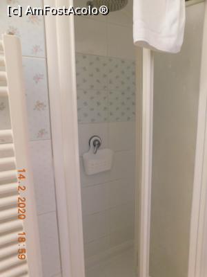 [P15] Cabina de duş » foto by irinad
 - 
<span class="allrVoted glyphicon glyphicon-heart hidden" id="av1166886"></span>
<a class="m-l-10 hidden" id="sv1166886" onclick="voting_Foto_DelVot(,1166886,26342)" role="button">șterge vot <span class="glyphicon glyphicon-remove"></span></a>
<a id="v91166886" class=" c-red"  onclick="voting_Foto_SetVot(1166886)" role="button"><span class="glyphicon glyphicon-heart-empty"></span> <b>LIKE</b> = Votează poza</a> <img class="hidden"  id="f1166886W9" src="/imagini/loader.gif" border="0" /><span class="AjErrMes hidden" id="e1166886ErM"></span>