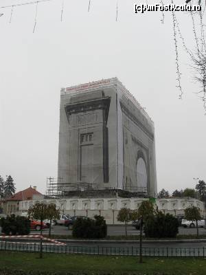 [P17] Arcul de Triumf - în renovare » foto by tata123 🔱
 - 
<span class="allrVoted glyphicon glyphicon-heart hidden" id="av578307"></span>
<a class="m-l-10 hidden" id="sv578307" onclick="voting_Foto_DelVot(,578307,26422)" role="button">șterge vot <span class="glyphicon glyphicon-remove"></span></a>
<a id="v9578307" class=" c-red"  onclick="voting_Foto_SetVot(578307)" role="button"><span class="glyphicon glyphicon-heart-empty"></span> <b>LIKE</b> = Votează poza</a> <img class="hidden"  id="f578307W9" src="/imagini/loader.gif" border="0" /><span class="AjErrMes hidden" id="e578307ErM"></span>