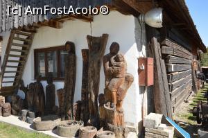 [P21] Sculptură în lemn la Muzeul Etnografic Haszmann Pál din localitatea Cernat, jud. Covasna.  » foto by traian.leuca †
 - 
<span class="allrVoted glyphicon glyphicon-heart hidden" id="av923243"></span>
<a class="m-l-10 hidden" id="sv923243" onclick="voting_Foto_DelVot(,923243,26497)" role="button">șterge vot <span class="glyphicon glyphicon-remove"></span></a>
<a id="v9923243" class=" c-red"  onclick="voting_Foto_SetVot(923243)" role="button"><span class="glyphicon glyphicon-heart-empty"></span> <b>LIKE</b> = Votează poza</a> <img class="hidden"  id="f923243W9" src="/imagini/loader.gif" border="0" /><span class="AjErrMes hidden" id="e923243ErM"></span>