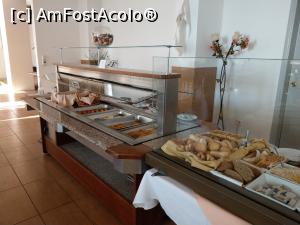 [P38] Prin sala de mese, aleg&acirc;nd de-ale gurii. » foto by maryka
 - 
<span class="allrVoted glyphicon glyphicon-heart hidden" id="av1190642"></span>
<a class="m-l-10 hidden" id="sv1190642" onclick="voting_Foto_DelVot(,1190642,26577)" role="button">șterge vot <span class="glyphicon glyphicon-remove"></span></a>
<a id="v91190642" class=" c-red"  onclick="voting_Foto_SetVot(1190642)" role="button"><span class="glyphicon glyphicon-heart-empty"></span> <b>LIKE</b> = Votează poza</a> <img class="hidden"  id="f1190642W9" src="/imagini/loader.gif" border="0" /><span class="AjErrMes hidden" id="e1190642ErM"></span>