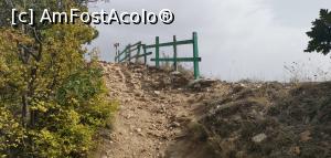 [P13] Ne apropiem de primul grup de piramide iar poteca este protejată cu balustrade. » foto by Aurici
 - 
<span class="allrVoted glyphicon glyphicon-heart hidden" id="av1213079"></span>
<a class="m-l-10 hidden" id="sv1213079" onclick="voting_Foto_DelVot(,1213079,26710)" role="button">șterge vot <span class="glyphicon glyphicon-remove"></span></a>
<a id="v91213079" class=" c-red"  onclick="voting_Foto_SetVot(1213079)" role="button"><span class="glyphicon glyphicon-heart-empty"></span> <b>LIKE</b> = Votează poza</a> <img class="hidden"  id="f1213079W9" src="/imagini/loader.gif" border="0" /><span class="AjErrMes hidden" id="e1213079ErM"></span>