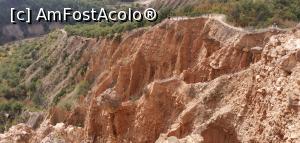 [P31] Poteca îngustă și râpa, nu prea prietenoase la vedere. » foto by Aurici
 - 
<span class="allrVoted glyphicon glyphicon-heart hidden" id="av1213097"></span>
<a class="m-l-10 hidden" id="sv1213097" onclick="voting_Foto_DelVot(,1213097,26710)" role="button">șterge vot <span class="glyphicon glyphicon-remove"></span></a>
<a id="v91213097" class=" c-red"  onclick="voting_Foto_SetVot(1213097)" role="button"><span class="glyphicon glyphicon-heart-empty"></span> <b>LIKE</b> = Votează poza</a> <img class="hidden"  id="f1213097W9" src="/imagini/loader.gif" border="0" /><span class="AjErrMes hidden" id="e1213097ErM"></span>