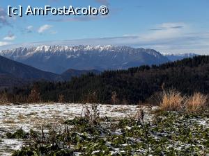 [P12] Vedere spre Munții Piatra Craiului » foto by Mika
 - 
<span class="allrVoted glyphicon glyphicon-heart hidden" id="av1399076"></span>
<a class="m-l-10 hidden" id="sv1399076" onclick="voting_Foto_DelVot(,1399076,26716)" role="button">șterge vot <span class="glyphicon glyphicon-remove"></span></a>
<a id="v91399076" class=" c-red"  onclick="voting_Foto_SetVot(1399076)" role="button"><span class="glyphicon glyphicon-heart-empty"></span> <b>LIKE</b> = Votează poza</a> <img class="hidden"  id="f1399076W9" src="/imagini/loader.gif" border="0" /><span class="AjErrMes hidden" id="e1399076ErM"></span>
