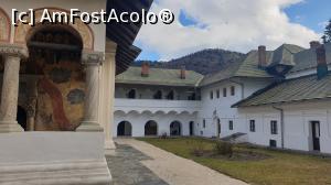[P07] Mânăstirea Sinaia » foto by k-lator
 - 
<span class="allrVoted glyphicon glyphicon-heart hidden" id="av1215652"></span>
<a class="m-l-10 hidden" id="sv1215652" onclick="voting_Foto_DelVot(,1215652,26730)" role="button">șterge vot <span class="glyphicon glyphicon-remove"></span></a>
<a id="v91215652" class=" c-red"  onclick="voting_Foto_SetVot(1215652)" role="button"><span class="glyphicon glyphicon-heart-empty"></span> <b>LIKE</b> = Votează poza</a> <img class="hidden"  id="f1215652W9" src="/imagini/loader.gif" border="0" /><span class="AjErrMes hidden" id="e1215652ErM"></span>