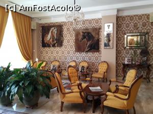 [P40] The Arlington Craiova.Zona receptiei. » foto by Floria
 - 
<span class="allrVoted glyphicon glyphicon-heart hidden" id="av1219075"></span>
<a class="m-l-10 hidden" id="sv1219075" onclick="voting_Foto_DelVot(,1219075,26759)" role="button">șterge vot <span class="glyphicon glyphicon-remove"></span></a>
<a id="v91219075" class=" c-red"  onclick="voting_Foto_SetVot(1219075)" role="button"><span class="glyphicon glyphicon-heart-empty"></span> <b>LIKE</b> = Votează poza</a> <img class="hidden"  id="f1219075W9" src="/imagini/loader.gif" border="0" /><span class="AjErrMes hidden" id="e1219075ErM"></span>