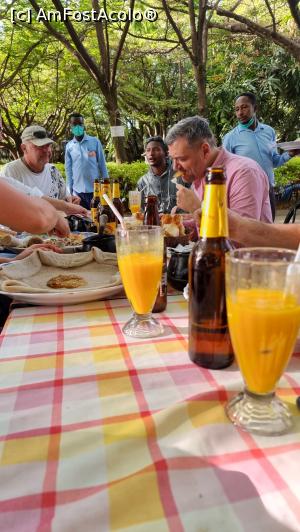 [P08] unii înfulecă » foto by robert
 - 
<span class="allrVoted glyphicon glyphicon-heart hidden" id="av1221877"></span>
<a class="m-l-10 hidden" id="sv1221877" onclick="voting_Foto_DelVot(,1221877,26785)" role="button">șterge vot <span class="glyphicon glyphicon-remove"></span></a>
<a id="v91221877" class=" c-red"  onclick="voting_Foto_SetVot(1221877)" role="button"><span class="glyphicon glyphicon-heart-empty"></span> <b>LIKE</b> = Votează poza</a> <img class="hidden"  id="f1221877W9" src="/imagini/loader.gif" border="0" /><span class="AjErrMes hidden" id="e1221877ErM"></span>