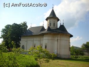 [P10] Pentru început, studiem puțin impozanta biserică din exterior.  » foto by Floryn81
 - 
<span class="allrVoted glyphicon glyphicon-heart hidden" id="av743144"></span>
<a class="m-l-10 hidden" id="sv743144" onclick="voting_Foto_DelVot(,743144,26832)" role="button">șterge vot <span class="glyphicon glyphicon-remove"></span></a>
<a id="v9743144" class=" c-red"  onclick="voting_Foto_SetVot(743144)" role="button"><span class="glyphicon glyphicon-heart-empty"></span> <b>LIKE</b> = Votează poza</a> <img class="hidden"  id="f743144W9" src="/imagini/loader.gif" border="0" /><span class="AjErrMes hidden" id="e743144ErM"></span>