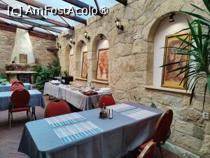 [P18] Hanul Fullton; sala de mic dejun » foto by crismis
 - 
<span class="allrVoted glyphicon glyphicon-heart hidden" id="av1395436"></span>
<a class="m-l-10 hidden" id="sv1395436" onclick="voting_Foto_DelVot(,1395436,26865)" role="button">șterge vot <span class="glyphicon glyphicon-remove"></span></a>
<a id="v91395436" class=" c-red"  onclick="voting_Foto_SetVot(1395436)" role="button"><span class="glyphicon glyphicon-heart-empty"></span> <b>LIKE</b> = Votează poza</a> <img class="hidden"  id="f1395436W9" src="/imagini/loader.gif" border="0" /><span class="AjErrMes hidden" id="e1395436ErM"></span>