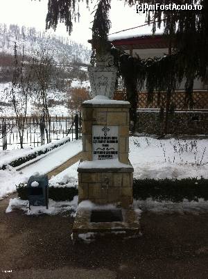 [P04] Un prim monument închinat eroilor României din Primul Război Mondial » foto by Yersinia Pestis
 - 
<span class="allrVoted glyphicon glyphicon-heart hidden" id="av602232"></span>
<a class="m-l-10 hidden" id="sv602232" onclick="voting_Foto_DelVot(,602232,26872)" role="button">șterge vot <span class="glyphicon glyphicon-remove"></span></a>
<a id="v9602232" class=" c-red"  onclick="voting_Foto_SetVot(602232)" role="button"><span class="glyphicon glyphicon-heart-empty"></span> <b>LIKE</b> = Votează poza</a> <img class="hidden"  id="f602232W9" src="/imagini/loader.gif" border="0" /><span class="AjErrMes hidden" id="e602232ErM"></span>