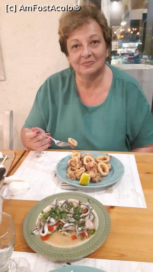 [P06] Restaurantul Arismari - savurând calamari » foto by Carmen Ion
 - 
<span class="allrVoted glyphicon glyphicon-heart hidden" id="av1236893"></span>
<a class="m-l-10 hidden" id="sv1236893" onclick="voting_Foto_DelVot(,1236893,26916)" role="button">șterge vot <span class="glyphicon glyphicon-remove"></span></a>
<a id="v91236893" class=" c-red"  onclick="voting_Foto_SetVot(1236893)" role="button"><span class="glyphicon glyphicon-heart-empty"></span> <b>LIKE</b> = Votează poza</a> <img class="hidden"  id="f1236893W9" src="/imagini/loader.gif" border="0" /><span class="AjErrMes hidden" id="e1236893ErM"></span>