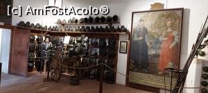 [P17] 17. Din loc în loc apar și portrete ale unora din proprietarii castelului. » foto by msnd
 - 
<span class="allrVoted glyphicon glyphicon-heart hidden" id="av1245930"></span>
<a class="m-l-10 hidden" id="sv1245930" onclick="voting_Foto_DelVot(,1245930,27004)" role="button">șterge vot <span class="glyphicon glyphicon-remove"></span></a>
<a id="v91245930" class=" c-red"  onclick="voting_Foto_SetVot(1245930)" role="button"><span class="glyphicon glyphicon-heart-empty"></span> <b>LIKE</b> = Votează poza</a> <img class="hidden"  id="f1245930W9" src="/imagini/loader.gif" border="0" /><span class="AjErrMes hidden" id="e1245930ErM"></span>