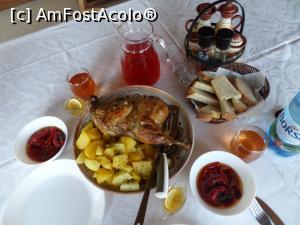 [P20] Puiul de țară, cu un vin bun alături. » foto by Safta Radu
 - 
<span class="allrVoted glyphicon glyphicon-heart hidden" id="av1253324"></span>
<a class="m-l-10 hidden" id="sv1253324" onclick="voting_Foto_DelVot(,1253324,27066)" role="button">șterge vot <span class="glyphicon glyphicon-remove"></span></a>
<a id="v91253324" class=" c-red"  onclick="voting_Foto_SetVot(1253324)" role="button"><span class="glyphicon glyphicon-heart-empty"></span> <b>LIKE</b> = Votează poza</a> <img class="hidden"  id="f1253324W9" src="/imagini/loader.gif" border="0" /><span class="AjErrMes hidden" id="e1253324ErM"></span>