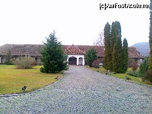 [P03] Castelul Bethlen-Haller (Cetatea de Balta) - anexa » foto by calator2000
 - 
<span class="allrVoted glyphicon glyphicon-heart hidden" id="av580677"></span>
<a class="m-l-10 hidden" id="sv580677" onclick="voting_Foto_DelVot(,580677,27083)" role="button">șterge vot <span class="glyphicon glyphicon-remove"></span></a>
<a id="v9580677" class=" c-red"  onclick="voting_Foto_SetVot(580677)" role="button"><span class="glyphicon glyphicon-heart-empty"></span> <b>LIKE</b> = Votează poza</a> <img class="hidden"  id="f580677W9" src="/imagini/loader.gif" border="0" /><span class="AjErrMes hidden" id="e580677ErM"></span>