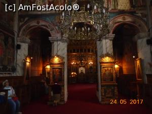 [P09] Imagine din pronaos şi candelabrul donaţie a domnitorului Vasile Lupu.  » foto by Mitica49
 - 
<span class="allrVoted glyphicon glyphicon-heart hidden" id="av871224"></span>
<a class="m-l-10 hidden" id="sv871224" onclick="voting_Foto_DelVot(,871224,27105)" role="button">șterge vot <span class="glyphicon glyphicon-remove"></span></a>
<a id="v9871224" class=" c-red"  onclick="voting_Foto_SetVot(871224)" role="button"><span class="glyphicon glyphicon-heart-empty"></span> <b>LIKE</b> = Votează poza</a> <img class="hidden"  id="f871224W9" src="/imagini/loader.gif" border="0" /><span class="AjErrMes hidden" id="e871224ErM"></span>