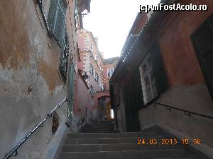[P09] Case aflate pe pasajul scărilor.  » foto by Rodel
 - 
<span class="allrVoted glyphicon glyphicon-heart hidden" id="av606623"></span>
<a class="m-l-10 hidden" id="sv606623" onclick="voting_Foto_DelVot(,606623,27170)" role="button">șterge vot <span class="glyphicon glyphicon-remove"></span></a>
<a id="v9606623" class=" c-red"  onclick="voting_Foto_SetVot(606623)" role="button"><span class="glyphicon glyphicon-heart-empty"></span> <b>LIKE</b> = Votează poza</a> <img class="hidden"  id="f606623W9" src="/imagini/loader.gif" border="0" /><span class="AjErrMes hidden" id="e606623ErM"></span>