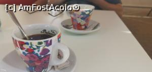 [P11] O cafea binevenită, la terasa din fața peșterii. » foto by Aurici
 - 
<span class="allrVoted glyphicon glyphicon-heart hidden" id="av1265270"></span>
<a class="m-l-10 hidden" id="sv1265270" onclick="voting_Foto_DelVot(,1265270,27180)" role="button">șterge vot <span class="glyphicon glyphicon-remove"></span></a>
<a id="v91265270" class=" c-red"  onclick="voting_Foto_SetVot(1265270)" role="button"><span class="glyphicon glyphicon-heart-empty"></span> <b>LIKE</b> = Votează poza</a> <img class="hidden"  id="f1265270W9" src="/imagini/loader.gif" border="0" /><span class="AjErrMes hidden" id="e1265270ErM"></span>