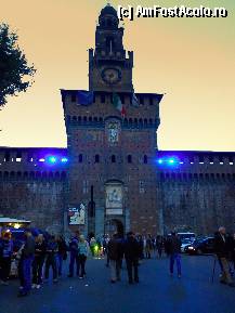 [P15] Milano, Castello Sforzesco: Turnul Filarete după apus » foto by mariana.olaru
 - 
<span class="allrVoted glyphicon glyphicon-heart hidden" id="av335580"></span>
<a class="m-l-10 hidden" id="sv335580" onclick="voting_Foto_DelVot(,335580,27191)" role="button">șterge vot <span class="glyphicon glyphicon-remove"></span></a>
<a id="v9335580" class=" c-red"  onclick="voting_Foto_SetVot(335580)" role="button"><span class="glyphicon glyphicon-heart-empty"></span> <b>LIKE</b> = Votează poza</a> <img class="hidden"  id="f335580W9" src="/imagini/loader.gif" border="0" /><span class="AjErrMes hidden" id="e335580ErM"></span>