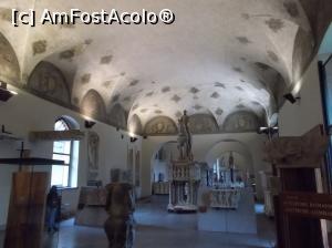 [P01] Prima încăpere a Muzeului Sforzesco. » foto by mihaelavoicu
 - 
<span class="allrVoted glyphicon glyphicon-heart hidden" id="av1269773"></span>
<a class="m-l-10 hidden" id="sv1269773" onclick="voting_Foto_DelVot(,1269773,27191)" role="button">șterge vot <span class="glyphicon glyphicon-remove"></span></a>
<a id="v91269773" class=" c-red"  onclick="voting_Foto_SetVot(1269773)" role="button"><span class="glyphicon glyphicon-heart-empty"></span> <b>LIKE</b> = Votează poza</a> <img class="hidden"  id="f1269773W9" src="/imagini/loader.gif" border="0" /><span class="AjErrMes hidden" id="e1269773ErM"></span>