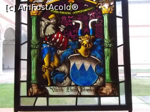 [P08] Vitralii la fereastra spre <i>Corte Ducale</i> » foto by mihaelavoicu
 - 
<span class="allrVoted glyphicon glyphicon-heart hidden" id="av1269780"></span>
<a class="m-l-10 hidden" id="sv1269780" onclick="voting_Foto_DelVot(,1269780,27191)" role="button">șterge vot <span class="glyphicon glyphicon-remove"></span></a>
<a id="v91269780" class=" c-red"  onclick="voting_Foto_SetVot(1269780)" role="button"><span class="glyphicon glyphicon-heart-empty"></span> <b>LIKE</b> = Votează poza</a> <img class="hidden"  id="f1269780W9" src="/imagini/loader.gif" border="0" /><span class="AjErrMes hidden" id="e1269780ErM"></span>