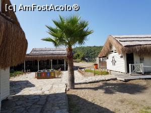 [P41] Plaja Iztuzu şi Delta Dalyan - restaurantul de pe plajă (în faţă) şi toaletele şi duşul (în dreapta) » foto by nicole33
 - 
<span class="allrVoted glyphicon glyphicon-heart hidden" id="av1271323"></span>
<a class="m-l-10 hidden" id="sv1271323" onclick="voting_Foto_DelVot(,1271323,27236)" role="button">șterge vot <span class="glyphicon glyphicon-remove"></span></a>
<a id="v91271323" class=" c-red"  onclick="voting_Foto_SetVot(1271323)" role="button"><span class="glyphicon glyphicon-heart-empty"></span> <b>LIKE</b> = Votează poza</a> <img class="hidden"  id="f1271323W9" src="/imagini/loader.gif" border="0" /><span class="AjErrMes hidden" id="e1271323ErM"></span>