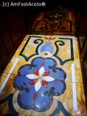 [P35] Mozaic în lift » foto by crismis
 - 
<span class="allrVoted glyphicon glyphicon-heart hidden" id="av1273654"></span>
<a class="m-l-10 hidden" id="sv1273654" onclick="voting_Foto_DelVot(,1273654,27260)" role="button">șterge vot <span class="glyphicon glyphicon-remove"></span></a>
<a id="v91273654" class=" c-red"  onclick="voting_Foto_SetVot(1273654)" role="button"><span class="glyphicon glyphicon-heart-empty"></span> <b>LIKE</b> = Votează poza</a> <img class="hidden"  id="f1273654W9" src="/imagini/loader.gif" border="0" /><span class="AjErrMes hidden" id="e1273654ErM"></span>