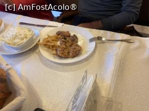[P12] Restaurantul pensiunii Subcetate - ceafă de porc » foto by nicole33
 - 
<span class="allrVoted glyphicon glyphicon-heart hidden" id="av1528495"></span>
<a class="m-l-10 hidden" id="sv1528495" onclick="voting_Foto_DelVot(,1528495,27266)" role="button">șterge vot <span class="glyphicon glyphicon-remove"></span></a>
<a id="v91528495" class=" c-red"  onclick="voting_Foto_SetVot(1528495)" role="button"><span class="glyphicon glyphicon-heart-empty"></span> <b>LIKE</b> = Votează poza</a> <img class="hidden"  id="f1528495W9" src="/imagini/loader.gif" border="0" /><span class="AjErrMes hidden" id="e1528495ErM"></span>