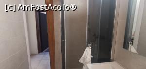 [P30] Cabina de duș și ușa nu tocmai comodă. » foto by Aurici
 - 
<span class="allrVoted glyphicon glyphicon-heart hidden" id="av1285666"></span>
<a class="m-l-10 hidden" id="sv1285666" onclick="voting_Foto_DelVot(,1285666,27296)" role="button">șterge vot <span class="glyphicon glyphicon-remove"></span></a>
<a id="v91285666" class=" c-red"  onclick="voting_Foto_SetVot(1285666)" role="button"><span class="glyphicon glyphicon-heart-empty"></span> <b>LIKE</b> = Votează poza</a> <img class="hidden"  id="f1285666W9" src="/imagini/loader.gif" border="0" /><span class="AjErrMes hidden" id="e1285666ErM"></span>