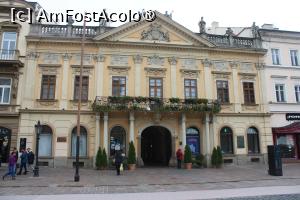 [P23] Košice, Hlavna Ulica (Strada Mare) unde se afla restaurantul, Stará radnica (Vechea Primărie), aici este și Centrul de Informare Turistică » foto by mprofeanu
 - 
<span class="allrVoted glyphicon glyphicon-heart hidden" id="av1405152"></span>
<a class="m-l-10 hidden" id="sv1405152" onclick="voting_Foto_DelVot(,1405152,27308)" role="button">șterge vot <span class="glyphicon glyphicon-remove"></span></a>
<a id="v91405152" class=" c-red"  onclick="voting_Foto_SetVot(1405152)" role="button"><span class="glyphicon glyphicon-heart-empty"></span> <b>LIKE</b> = Votează poza</a> <img class="hidden"  id="f1405152W9" src="/imagini/loader.gif" border="0" /><span class="AjErrMes hidden" id="e1405152ErM"></span>