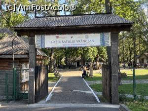 [P01] Muzeul Satului de la Focșani-Intrarea » foto by Yersinia Pestis
 - 
<span class="allrVoted glyphicon glyphicon-heart hidden" id="av1501035"></span>
<a class="m-l-10 hidden" id="sv1501035" onclick="voting_Foto_DelVot(,1501035,27334)" role="button">șterge vot <span class="glyphicon glyphicon-remove"></span></a>
<a id="v91501035" class=" c-red"  onclick="voting_Foto_SetVot(1501035)" role="button"><span class="glyphicon glyphicon-heart-empty"></span> <b>LIKE</b> = Votează poza</a> <img class="hidden"  id="f1501035W9" src="/imagini/loader.gif" border="0" /><span class="AjErrMes hidden" id="e1501035ErM"></span>