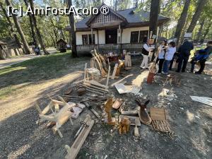 [P05] Meșterul popular , cel îmbrăcat, cum altfel, în costum popular » foto by Yersinia Pestis
 - 
<span class="allrVoted glyphicon glyphicon-heart hidden" id="av1501039"></span>
<a class="m-l-10 hidden" id="sv1501039" onclick="voting_Foto_DelVot(,1501039,27334)" role="button">șterge vot <span class="glyphicon glyphicon-remove"></span></a>
<a id="v91501039" class=" c-red"  onclick="voting_Foto_SetVot(1501039)" role="button"><span class="glyphicon glyphicon-heart-empty"></span> <b>LIKE</b> = Votează poza</a> <img class="hidden"  id="f1501039W9" src="/imagini/loader.gif" border="0" /><span class="AjErrMes hidden" id="e1501039ErM"></span>