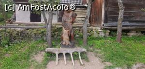 [P43] Prin sat, multe sculpturi din lemn. » foto by Aurici
 - 
<span class="allrVoted glyphicon glyphicon-heart hidden" id="av1282265"></span>
<a class="m-l-10 hidden" id="sv1282265" onclick="voting_Foto_DelVot(,1282265,27361)" role="button">șterge vot <span class="glyphicon glyphicon-remove"></span></a>
<a id="v91282265" class=" c-red"  onclick="voting_Foto_SetVot(1282265)" role="button"><span class="glyphicon glyphicon-heart-empty"></span> <b>LIKE</b> = Votează poza</a> <img class="hidden"  id="f1282265W9" src="/imagini/loader.gif" border="0" /><span class="AjErrMes hidden" id="e1282265ErM"></span>