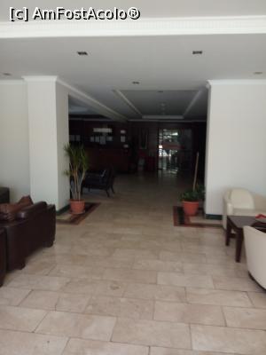 [P02] culoarul de la receptie pana la iesirea spre piscina-stanga dreapta este lobby » foto by ile57b
 - 
<span class="allrVoted glyphicon glyphicon-heart hidden" id="av1291738"></span>
<a class="m-l-10 hidden" id="sv1291738" onclick="voting_Foto_DelVot(,1291738,27421)" role="button">șterge vot <span class="glyphicon glyphicon-remove"></span></a>
<a id="v91291738" class=" c-red"  onclick="voting_Foto_SetVot(1291738)" role="button"><span class="glyphicon glyphicon-heart-empty"></span> <b>LIKE</b> = Votează poza</a> <img class="hidden"  id="f1291738W9" src="/imagini/loader.gif" border="0" /><span class="AjErrMes hidden" id="e1291738ErM"></span>