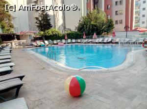 [P04] piscina -vedere dinspre barul piscinei » foto by ile57b
 - 
<span class="allrVoted glyphicon glyphicon-heart hidden" id="av1291740"></span>
<a class="m-l-10 hidden" id="sv1291740" onclick="voting_Foto_DelVot(,1291740,27421)" role="button">șterge vot <span class="glyphicon glyphicon-remove"></span></a>
<a id="v91291740" class=" c-red"  onclick="voting_Foto_SetVot(1291740)" role="button"><span class="glyphicon glyphicon-heart-empty"></span> <b>LIKE</b> = Votează poza</a> <img class="hidden"  id="f1291740W9" src="/imagini/loader.gif" border="0" /><span class="AjErrMes hidden" id="e1291740ErM"></span>