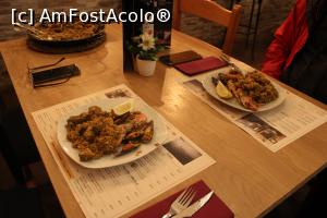 [P12] Mallorca, Sineu, El Rey de la Tapa Restaurante, Masa noastră cu Paella, cam sărată pentru gustul meu... » foto by mprofeanu
 - 
<span class="allrVoted glyphicon glyphicon-heart hidden" id="av1317501"></span>
<a class="m-l-10 hidden" id="sv1317501" onclick="voting_Foto_DelVot(,1317501,27457)" role="button">șterge vot <span class="glyphicon glyphicon-remove"></span></a>
<a id="v91317501" class=" c-red"  onclick="voting_Foto_SetVot(1317501)" role="button"><span class="glyphicon glyphicon-heart-empty"></span> <b>LIKE</b> = Votează poza</a> <img class="hidden"  id="f1317501W9" src="/imagini/loader.gif" border="0" /><span class="AjErrMes hidden" id="e1317501ErM"></span>