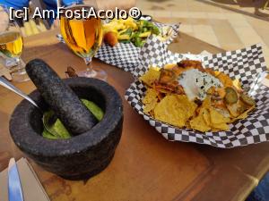 [P17] Diferent Restaurant; nachos și guacamole » foto by crismis
 - 
<span class="allrVoted glyphicon glyphicon-heart hidden" id="av1373960"></span>
<a class="m-l-10 hidden" id="sv1373960" onclick="voting_Foto_DelVot(,1373960,27457)" role="button">șterge vot <span class="glyphicon glyphicon-remove"></span></a>
<a id="v91373960" class=" c-red"  onclick="voting_Foto_SetVot(1373960)" role="button"><span class="glyphicon glyphicon-heart-empty"></span> <b>LIKE</b> = Votează poza</a> <img class="hidden"  id="f1373960W9" src="/imagini/loader.gif" border="0" /><span class="AjErrMes hidden" id="e1373960ErM"></span>
