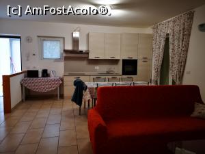 [P06] Zona de bucătărie și o parte din living » foto by crismis
 - 
<span class="allrVoted glyphicon glyphicon-heart hidden" id="av1299406"></span>
<a class="m-l-10 hidden" id="sv1299406" onclick="voting_Foto_DelVot(,1299406,27485)" role="button">șterge vot <span class="glyphicon glyphicon-remove"></span></a>
<a id="v91299406" class=" c-red"  onclick="voting_Foto_SetVot(1299406)" role="button"><span class="glyphicon glyphicon-heart-empty"></span> <b>LIKE</b> = Votează poza</a> <img class="hidden"  id="f1299406W9" src="/imagini/loader.gif" border="0" /><span class="AjErrMes hidden" id="e1299406ErM"></span>