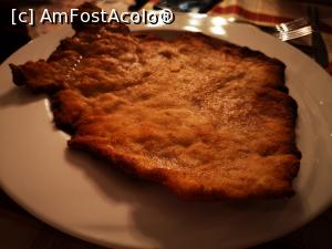 [P10] Ristorante Il Crottone; șnițel de porc („cât capacul de la WC”) » foto by crismis
 - 
<span class="allrVoted glyphicon glyphicon-heart hidden" id="av1309320"></span>
<a class="m-l-10 hidden" id="sv1309320" onclick="voting_Foto_DelVot(,1309320,27565)" role="button">șterge vot <span class="glyphicon glyphicon-remove"></span></a>
<a id="v91309320" class=" c-red"  onclick="voting_Foto_SetVot(1309320)" role="button"><span class="glyphicon glyphicon-heart-empty"></span> <b>LIKE</b> = Votează poza</a> <img class="hidden"  id="f1309320W9" src="/imagini/loader.gif" border="0" /><span class="AjErrMes hidden" id="e1309320ErM"></span>