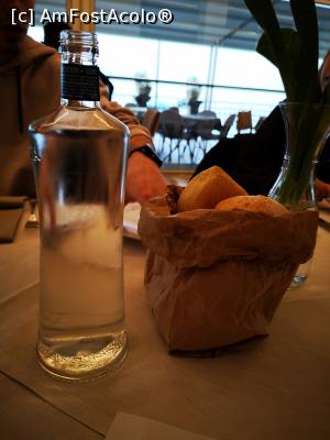 [P43] Ristorante del Porto, apă și pâine » foto by crismis
 - 
<span class="allrVoted glyphicon glyphicon-heart hidden" id="av1309353"></span>
<a class="m-l-10 hidden" id="sv1309353" onclick="voting_Foto_DelVot(,1309353,27565)" role="button">șterge vot <span class="glyphicon glyphicon-remove"></span></a>
<a id="v91309353" class=" c-red"  onclick="voting_Foto_SetVot(1309353)" role="button"><span class="glyphicon glyphicon-heart-empty"></span> <b>LIKE</b> = Votează poza</a> <img class="hidden"  id="f1309353W9" src="/imagini/loader.gif" border="0" /><span class="AjErrMes hidden" id="e1309353ErM"></span>