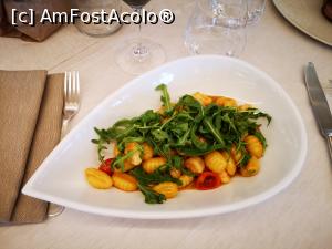 [P48] Ristorante del Porto, ceva paste » foto by crismis
 - 
<span class="allrVoted glyphicon glyphicon-heart hidden" id="av1309358"></span>
<a class="m-l-10 hidden" id="sv1309358" onclick="voting_Foto_DelVot(,1309358,27565)" role="button">șterge vot <span class="glyphicon glyphicon-remove"></span></a>
<a id="v91309358" class=" c-red"  onclick="voting_Foto_SetVot(1309358)" role="button"><span class="glyphicon glyphicon-heart-empty"></span> <b>LIKE</b> = Votează poza</a> <img class="hidden"  id="f1309358W9" src="/imagini/loader.gif" border="0" /><span class="AjErrMes hidden" id="e1309358ErM"></span>