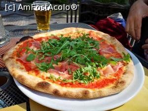 [P87] Bar Il Golfo, pizza » foto by crismis
 - 
<span class="allrVoted glyphicon glyphicon-heart hidden" id="av1309397"></span>
<a class="m-l-10 hidden" id="sv1309397" onclick="voting_Foto_DelVot(,1309397,27565)" role="button">șterge vot <span class="glyphicon glyphicon-remove"></span></a>
<a id="v91309397" class=" c-red"  onclick="voting_Foto_SetVot(1309397)" role="button"><span class="glyphicon glyphicon-heart-empty"></span> <b>LIKE</b> = Votează poza</a> <img class="hidden"  id="f1309397W9" src="/imagini/loader.gif" border="0" /><span class="AjErrMes hidden" id="e1309397ErM"></span>
