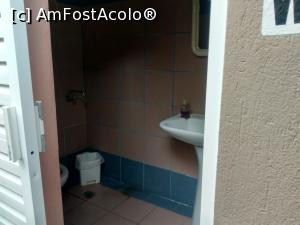 [P27] Hotel Pantheon - toaleta de la piscina » foto by calator2000
 - 
<span class="allrVoted glyphicon glyphicon-heart hidden" id="av1327805"></span>
<a class="m-l-10 hidden" id="sv1327805" onclick="voting_Foto_DelVot(,1327805,27727)" role="button">șterge vot <span class="glyphicon glyphicon-remove"></span></a>
<a id="v91327805" class=" c-red"  onclick="voting_Foto_SetVot(1327805)" role="button"><span class="glyphicon glyphicon-heart-empty"></span> <b>LIKE</b> = Votează poza</a> <img class="hidden"  id="f1327805W9" src="/imagini/loader.gif" border="0" /><span class="AjErrMes hidden" id="e1327805ErM"></span>