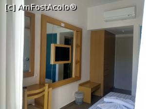 [P08] Hotel Pantheon - camera » foto by calator2000
 - 
<span class="allrVoted glyphicon glyphicon-heart hidden" id="av1327786"></span>
<a class="m-l-10 hidden" id="sv1327786" onclick="voting_Foto_DelVot(,1327786,27727)" role="button">șterge vot <span class="glyphicon glyphicon-remove"></span></a>
<a id="v91327786" class=" c-red"  onclick="voting_Foto_SetVot(1327786)" role="button"><span class="glyphicon glyphicon-heart-empty"></span> <b>LIKE</b> = Votează poza</a> <img class="hidden"  id="f1327786W9" src="/imagini/loader.gif" border="0" /><span class="AjErrMes hidden" id="e1327786ErM"></span>