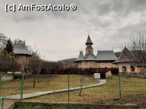 [P35] Mănăstirea Vlădiceni » foto by adso
 - 
<span class="allrVoted glyphicon glyphicon-heart hidden" id="av1338304"></span>
<a class="m-l-10 hidden" id="sv1338304" onclick="voting_Foto_DelVot(,1338304,27797)" role="button">șterge vot <span class="glyphicon glyphicon-remove"></span></a>
<a id="v91338304" class=" c-red"  onclick="voting_Foto_SetVot(1338304)" role="button"><span class="glyphicon glyphicon-heart-empty"></span> <b>LIKE</b> = Votează poza</a> <img class="hidden"  id="f1338304W9" src="/imagini/loader.gif" border="0" /><span class="AjErrMes hidden" id="e1338304ErM"></span>