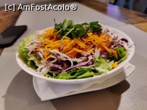 [P33] Restoran Zeus; deocamdată a venit salata-colorata » foto by crismis
 - 
<span class="allrVoted glyphicon glyphicon-heart hidden" id="av1339373"></span>
<a class="m-l-10 hidden" id="sv1339373" onclick="voting_Foto_DelVot(,1339373,27801)" role="button">șterge vot <span class="glyphicon glyphicon-remove"></span></a>
<a id="v91339373" class=" c-red"  onclick="voting_Foto_SetVot(1339373)" role="button"><span class="glyphicon glyphicon-heart-empty"></span> <b>LIKE</b> = Votează poza</a> <img class="hidden"  id="f1339373W9" src="/imagini/loader.gif" border="0" /><span class="AjErrMes hidden" id="e1339373ErM"></span>