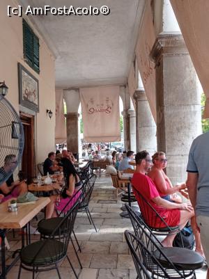 [P13] Aici,la Sessions, am băut o cafea foarte bună. » foto by Rodel
 - 
<span class="allrVoted glyphicon glyphicon-heart hidden" id="av1342470"></span>
<a class="m-l-10 hidden" id="sv1342470" onclick="voting_Foto_DelVot(,1342470,27827)" role="button">șterge vot <span class="glyphicon glyphicon-remove"></span></a>
<a id="v91342470" class=" c-red"  onclick="voting_Foto_SetVot(1342470)" role="button"><span class="glyphicon glyphicon-heart-empty"></span> <b>LIKE</b> = Votează poza</a> <img class="hidden"  id="f1342470W9" src="/imagini/loader.gif" border="0" /><span class="AjErrMes hidden" id="e1342470ErM"></span>