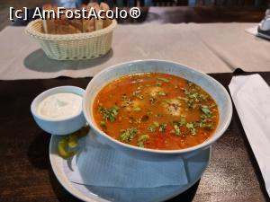 [P21] Ciorbă de perişoare în Restaurantul Doi Cocoşi - pe care hotelul il recomandă (situat la soseaua principală, la intrarea către hotel) » foto by silvia tudoran
 - 
<span class="allrVoted glyphicon glyphicon-heart hidden" id="av1344353"></span>
<a class="m-l-10 hidden" id="sv1344353" onclick="voting_Foto_DelVot(,1344353,27842)" role="button">șterge vot <span class="glyphicon glyphicon-remove"></span></a>
<a id="v91344353" class=" c-red"  onclick="voting_Foto_SetVot(1344353)" role="button"><span class="glyphicon glyphicon-heart-empty"></span> <b>LIKE</b> = Votează poza</a> <img class="hidden"  id="f1344353W9" src="/imagini/loader.gif" border="0" /><span class="AjErrMes hidden" id="e1344353ErM"></span>