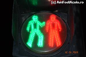 [P14] ce culoare are acest semafor? sa trec, sa stau?  » foto by andreea72
 - 
<span class="allrVoted glyphicon glyphicon-heart hidden" id="av608130"></span>
<a class="m-l-10 hidden" id="sv608130" onclick="voting_Foto_DelVot(,608130,27970)" role="button">șterge vot <span class="glyphicon glyphicon-remove"></span></a>
<a id="v9608130" class=" c-red"  onclick="voting_Foto_SetVot(608130)" role="button"><span class="glyphicon glyphicon-heart-empty"></span> <b>LIKE</b> = Votează poza</a> <img class="hidden"  id="f608130W9" src="/imagini/loader.gif" border="0" /><span class="AjErrMes hidden" id="e608130ErM"></span>